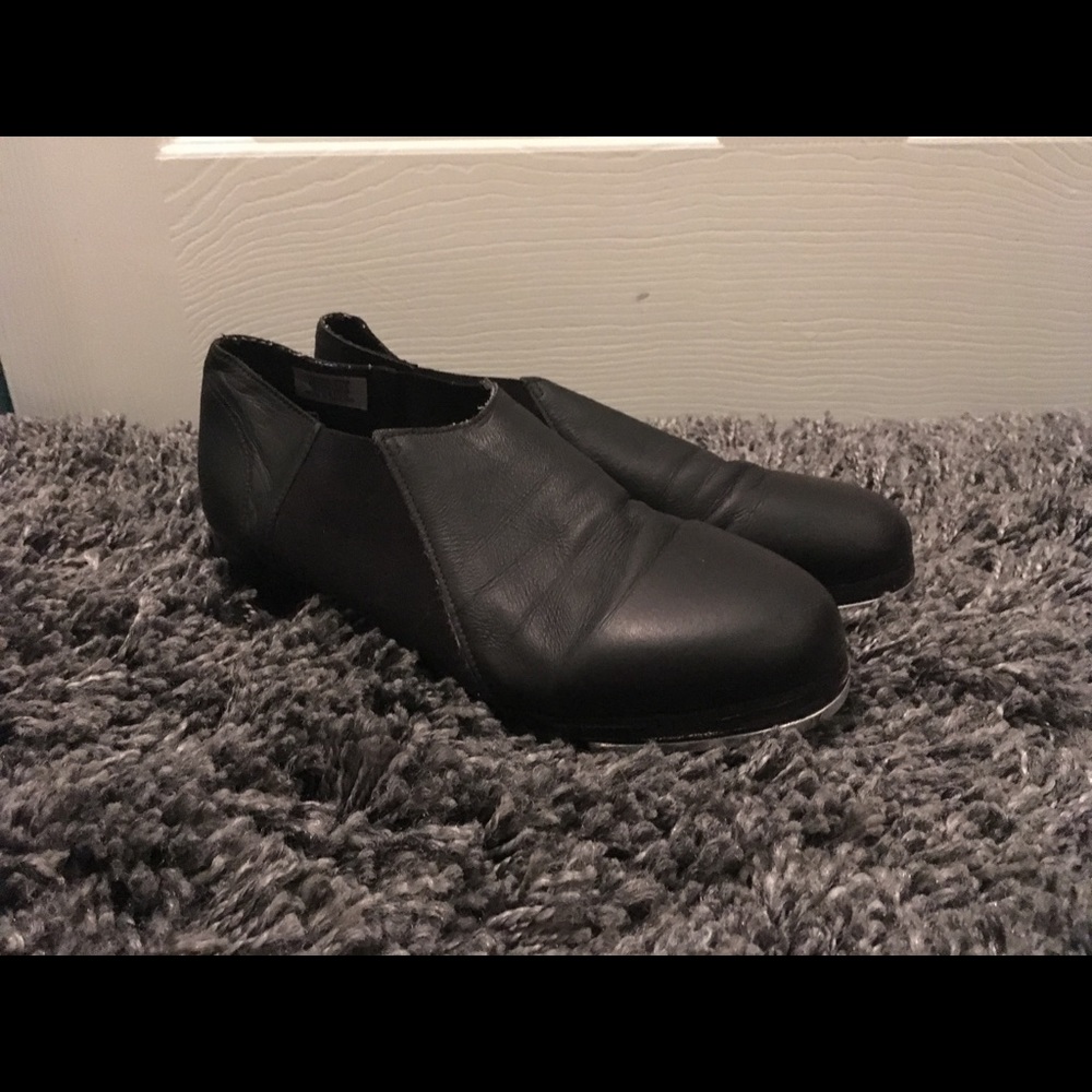 Leo’s ultratone tap shoes size 10W good condition